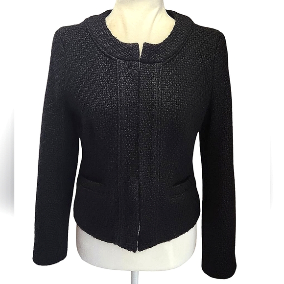 Lands' End Jackets & Blazers - Land's End Black Cropped Jacket Blazer. Size 6p